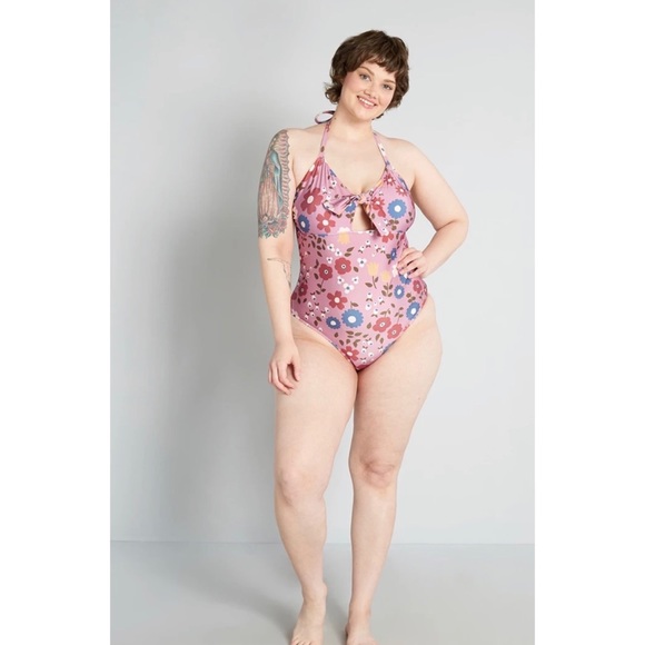 Modcloth Tie-Front One Piece Swimsuit - Picture 3 of 6